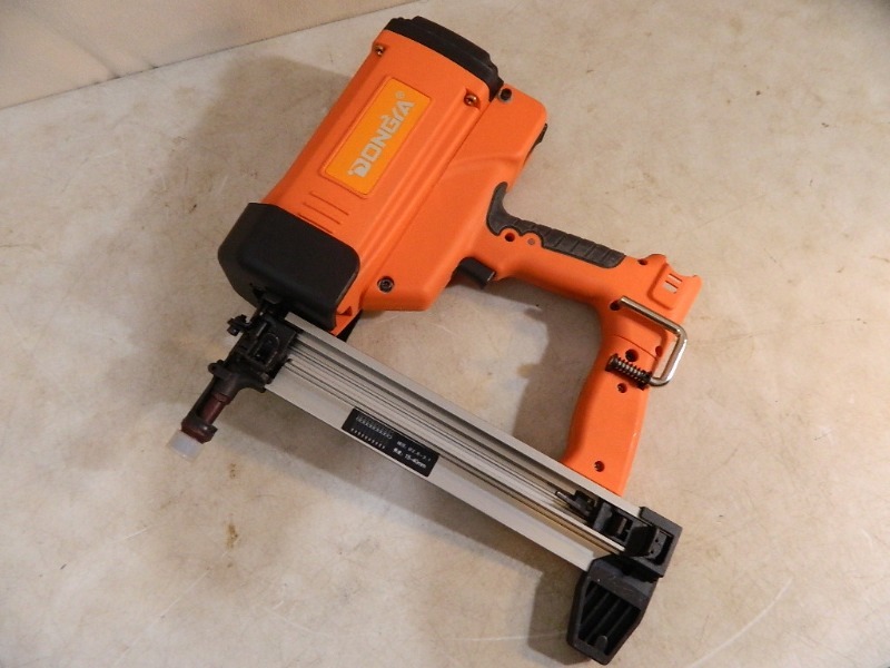 lot 31 image: New Cordless Nailer