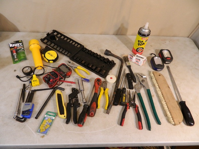 lot 65 image: Assorted Hand Tools