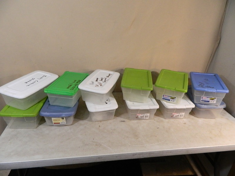 lot 84 image: 12 Totes with Lids