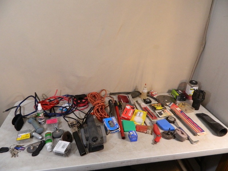 lot 88 image: Black and Decker Planer, Hardware, Tools, Etc