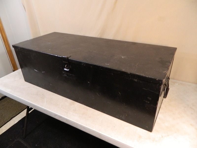 lot 94 image: Craftsman Steel Locker