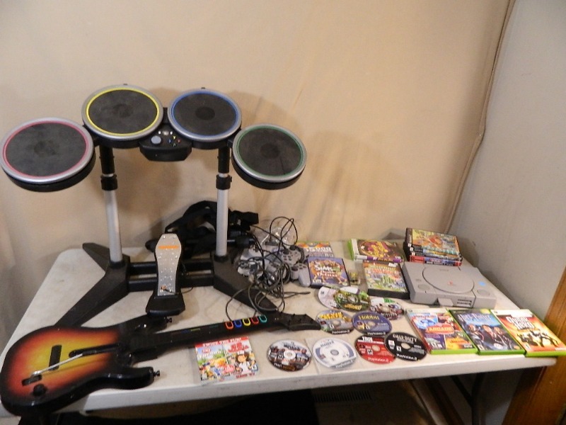 lot 99 image: Assorted Video Games and Accessories