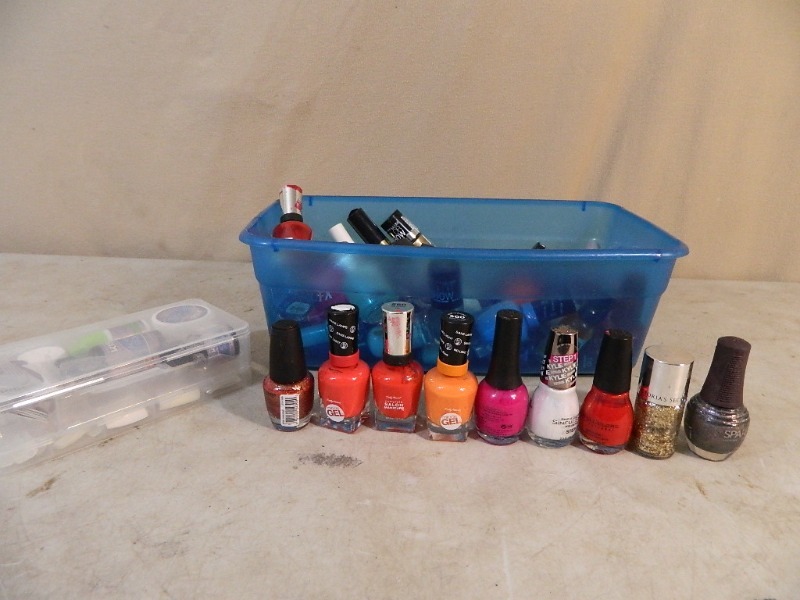 lot 121 image: Nail Polish