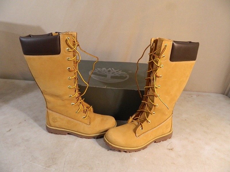 lot 127 image: Timberland Boots