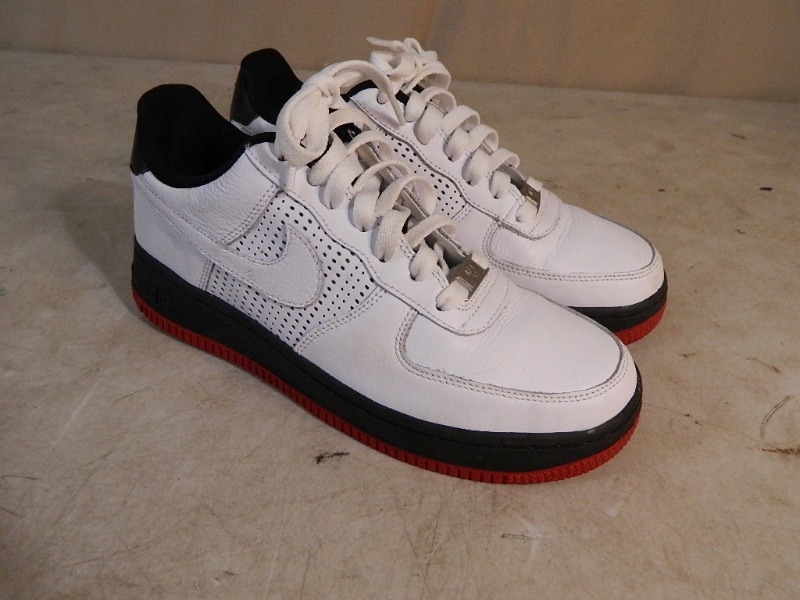 lot 143 image: Nike Air Force Ones