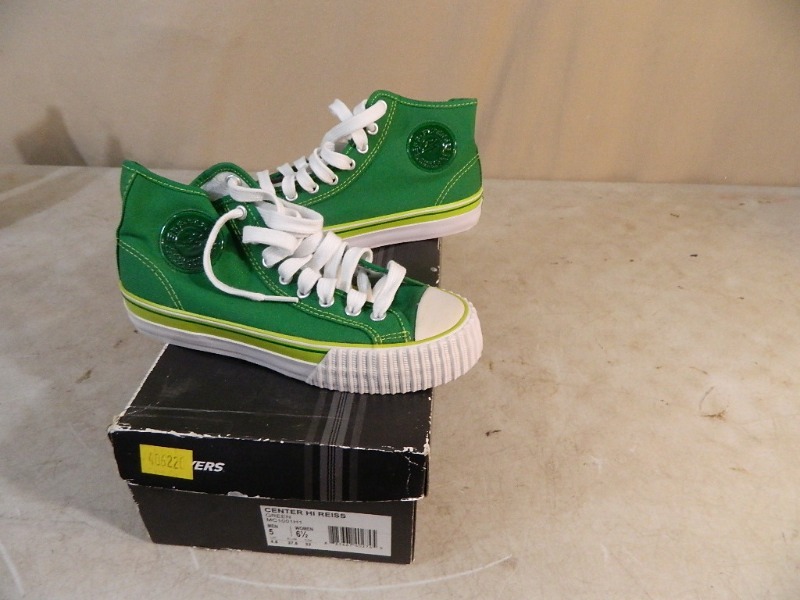 lot 145 image: New PF Flyers