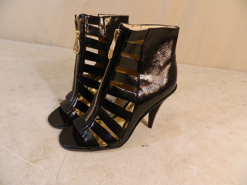 lot 148 image: New Michael Kors Heels