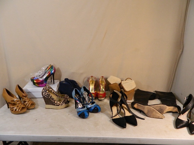lot 164 image: 10 Pairs of Womens Shoes