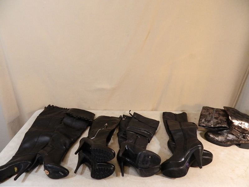 lot 170 image: Womens Boots