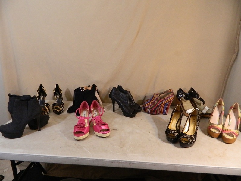 lot 183 image: 9 Pairs of Womens Shoes