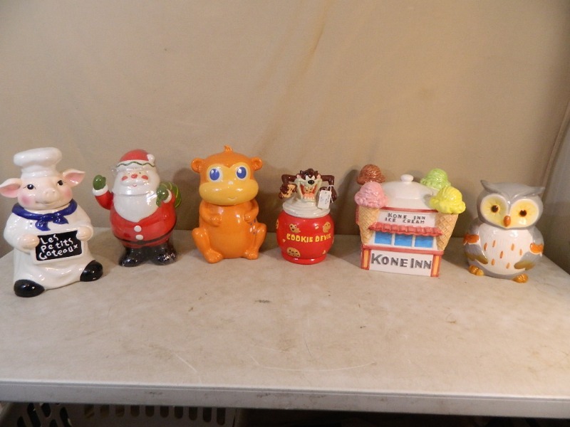 lot 189 image: 6 Cute Cookie Jars