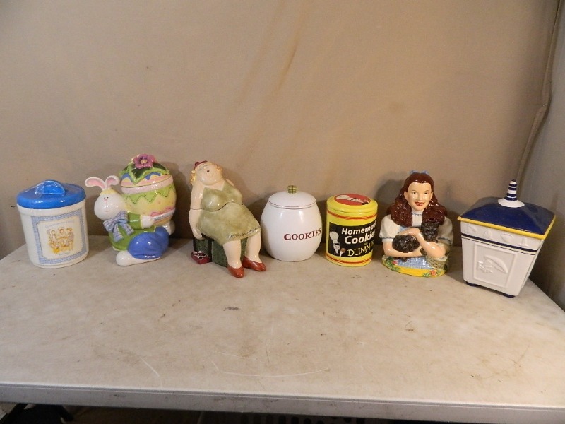 lot 196 image: 7 Cookie Jars