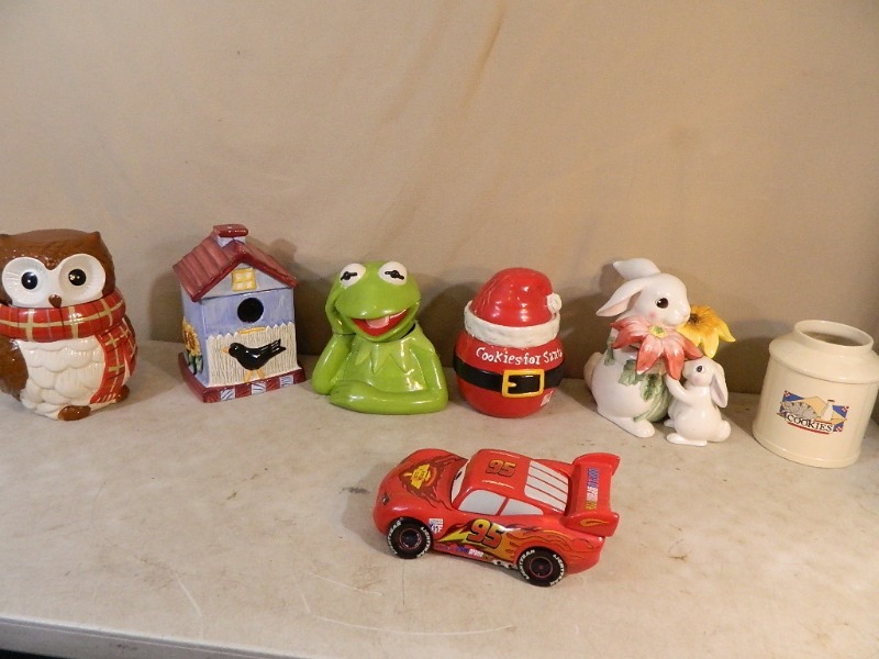 lot 201 image: 7 Cookie Jars