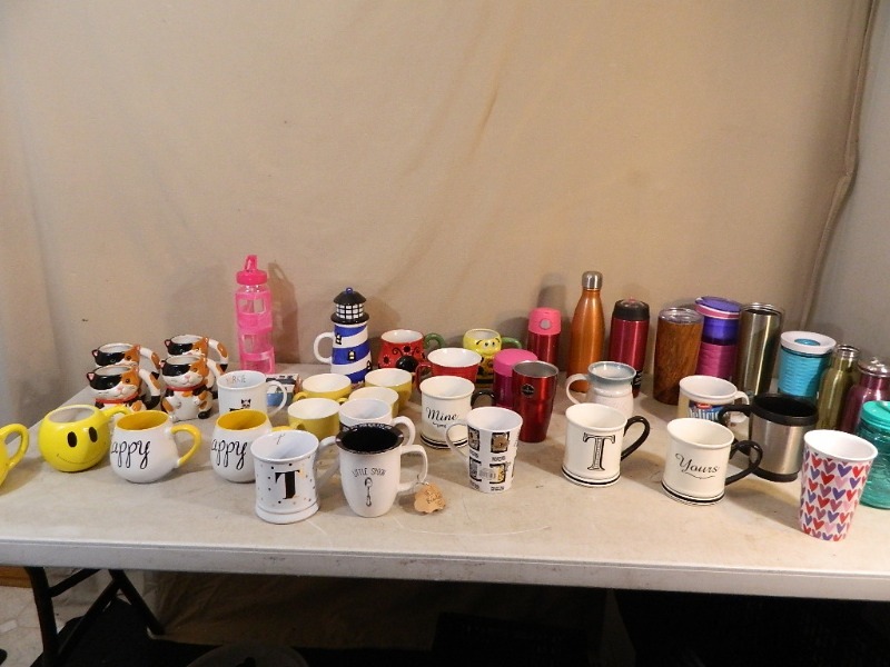 lot 203 image: Mugs and More