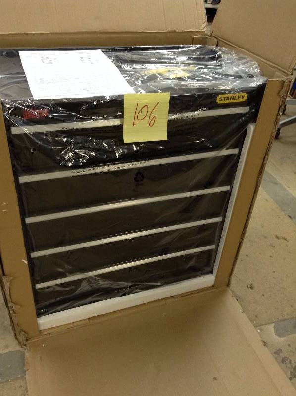 lot 106 image: Stanley 24 in. W 5-Drawer Tool Cabinet, Black open box never used