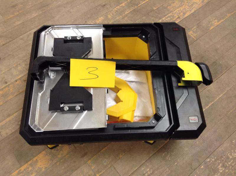 lot 3 image: QEP 34 HP Wet Tile Saw with 7 in. Diamond Blade in like new working conditions