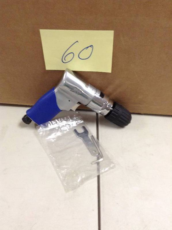 lot 60 image: Campbell Hausfeld 38 Reversible Air Drill 2100 RPM TL0545