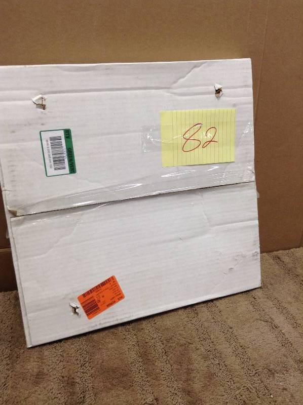 lot 82 image: Swan White Basin Rack