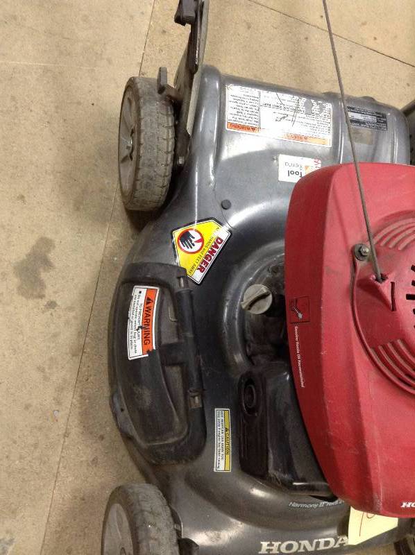lot 105 image: Honda Power Equipment HRS2164PDA, Harmony II Lawn Mower in working conditions