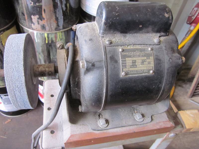 lot 3 image: Grinder on Stand