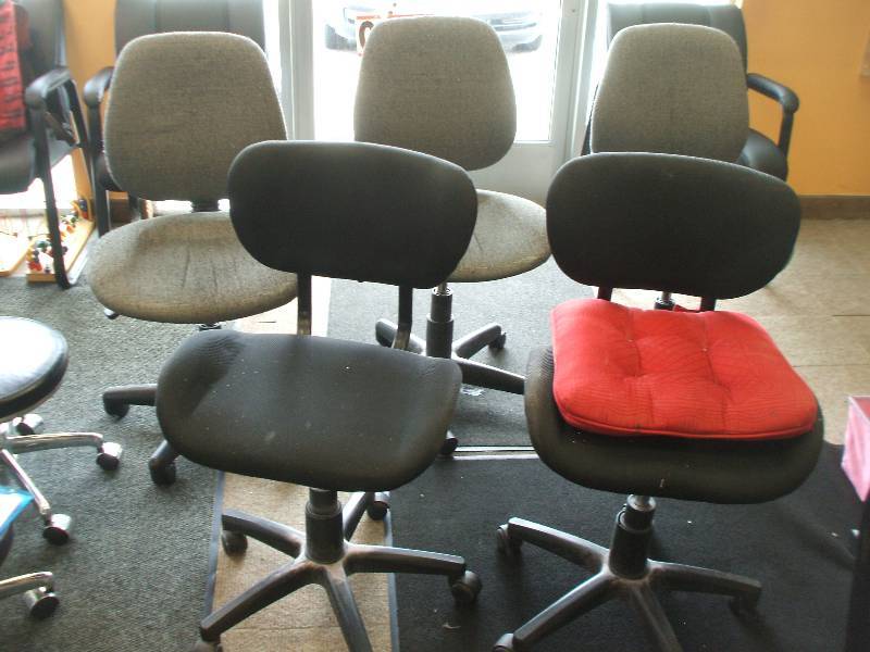 lot 713 image: MANICURIST CHAIRS