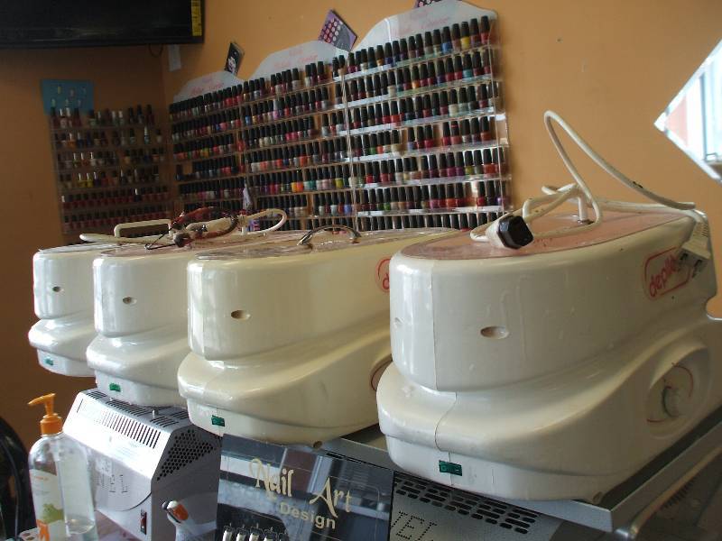 lot 724 image: PARAFFIN BATH SPAS