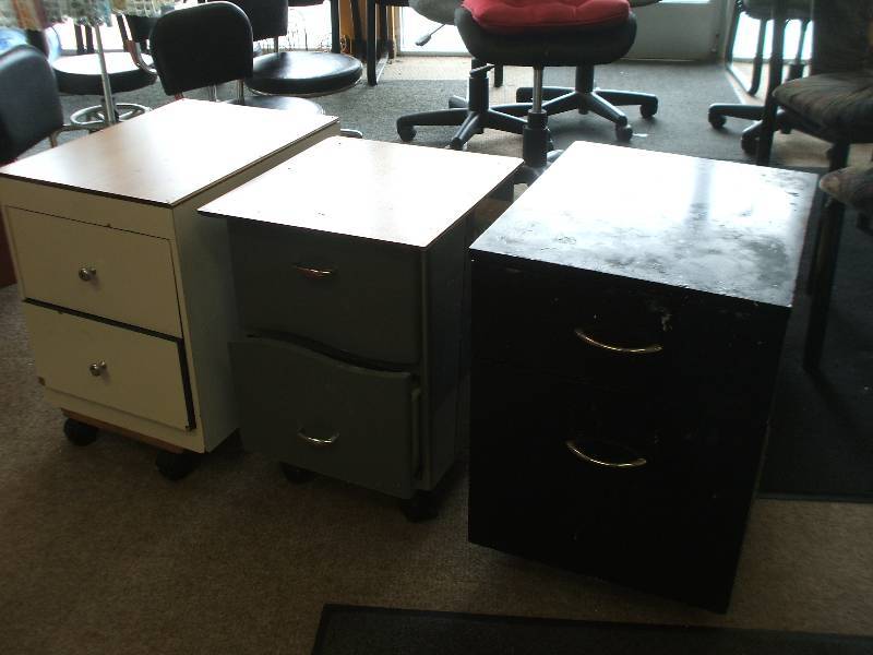 lot 725 image: PEDICURE CADDIES