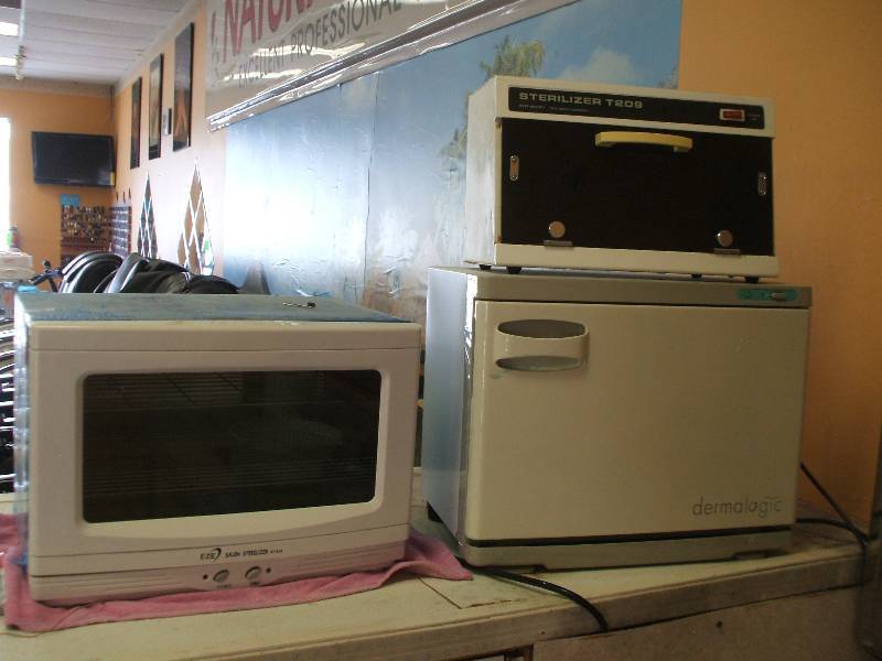 lot 728 image: STERILIZER AND TOWEL WARMER UNITS