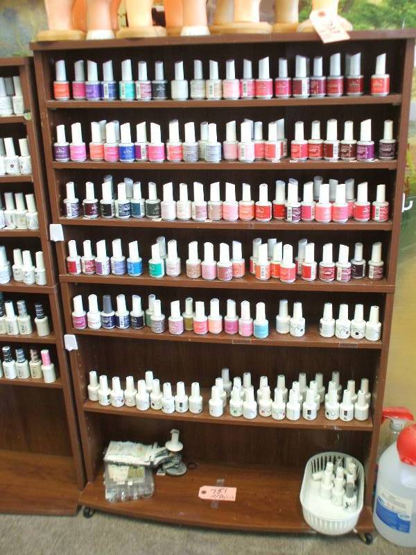 lot 751 image: GEL POLISH WITH DISPLAY RACK