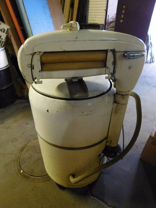 Antique GE Wash Machine