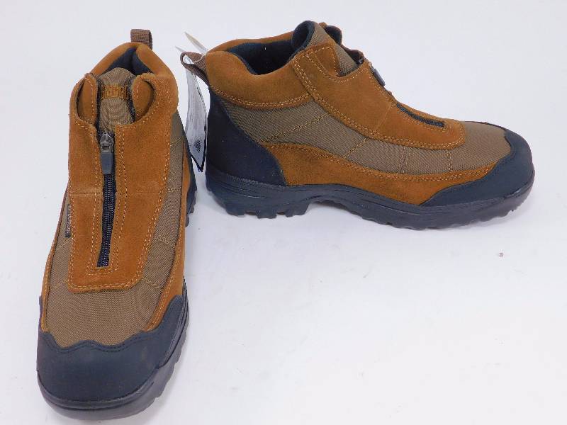 lot 11 image: Guide Gear Mens Silvercliff II Insulated Waterproof Boots Size  10.5 W