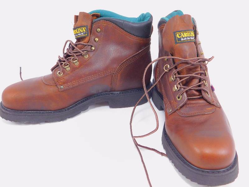 lot 26 image: Mens Carolina 6 Plain Toe Boots, Amber Gold Size 12