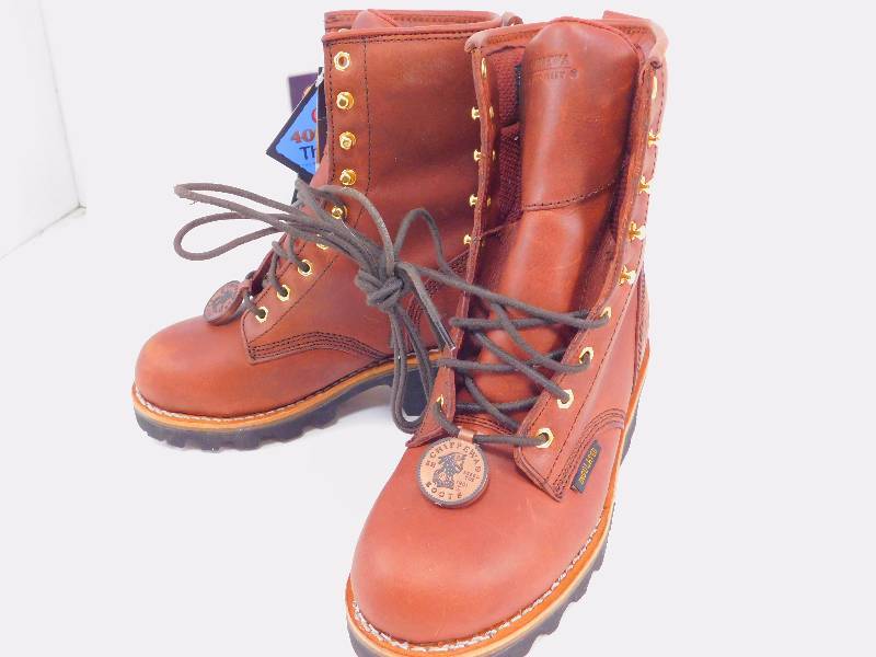 lot 30 image: Mens Chippewa 8 400 gram Thinsulate Ultra Insulation EH Steel Toe Loggers, Redwood Size 7