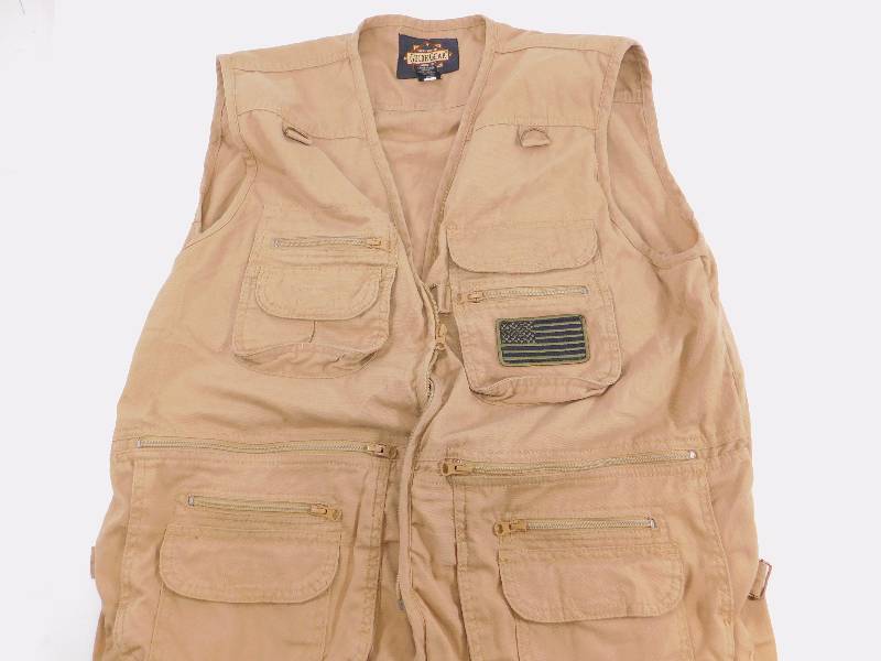 lot 42 image: HQ ISSUE Mens Concealment Vest Size Large