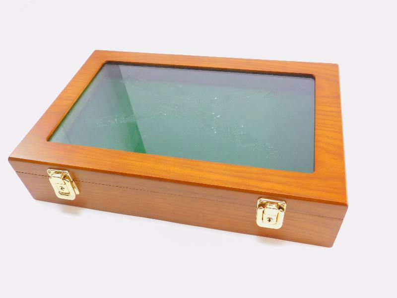 lot 43 image: Locked Display Box