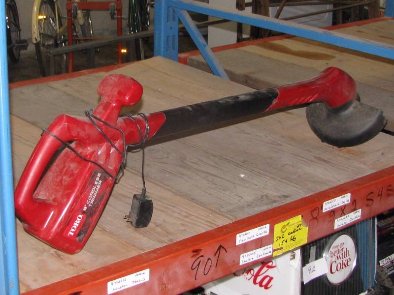 lot 37 image: Toro Weed Eater