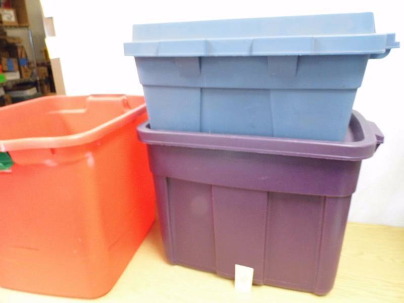 Rubbermaid Totes