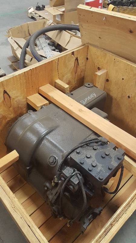 lot 505 image: Industrial Motor w 4-Speed Gear Box
