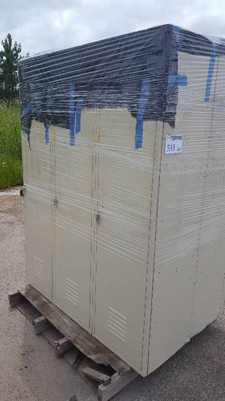 lot 533 image: Employee Metal Lockers