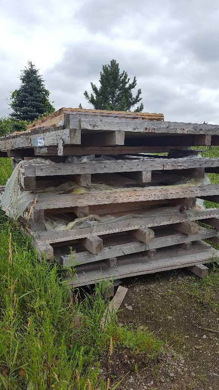 lot 599 image: Lot of (8) Wood Pallets