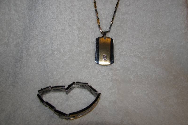 MENS DOGTAG CHAIN AND BRACELET SET, MSRP $79.99