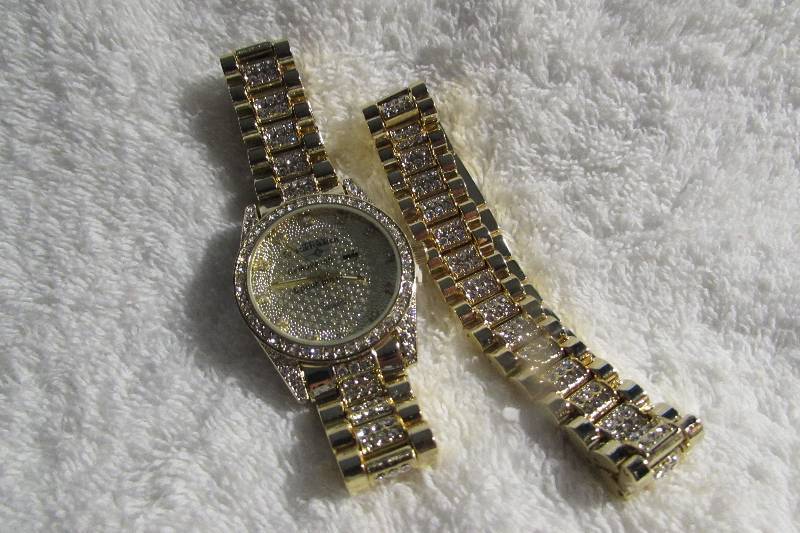 TRAX MENS GOLDTONE WATCH AND BRACELET, MSRP $72.00