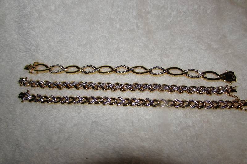 GOLDTONE 3 PC BRACELET SET, MSRP $89.99