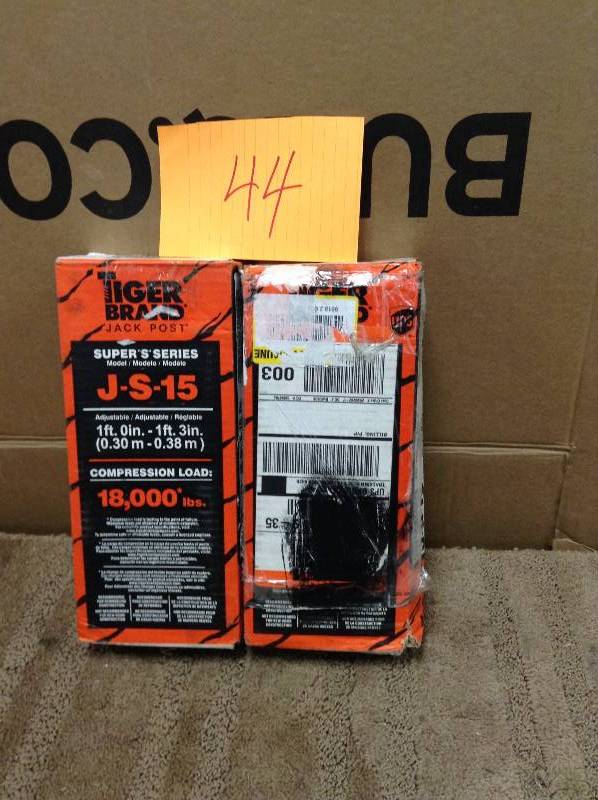 Set of 2 Tiger Brand  Super S 15 in. Jack Post open box never used