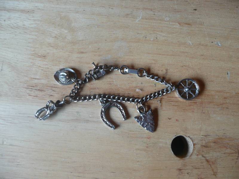 lot 7 image: Vintage Western, American Indian Buckles & More - See Pictures