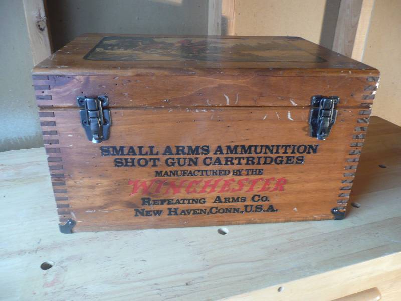 lot 13 image: Winchester checkers box - Cool Winchester ammo- checker box - See Pictures
