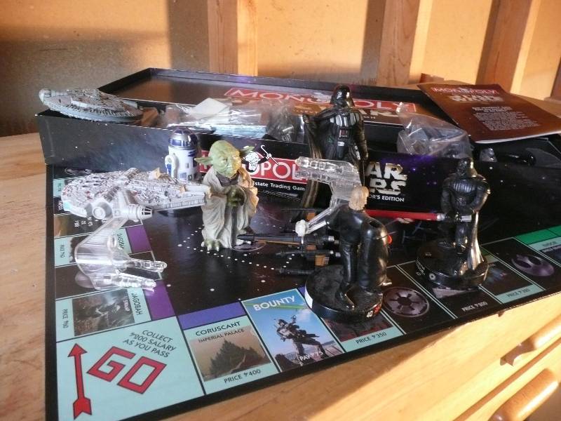 lot 18 image: STAR WARS MONOPOLY LIMITED COLLECTORS EDITION WITH LARGE FIGURES - MUST SEE PICTURES