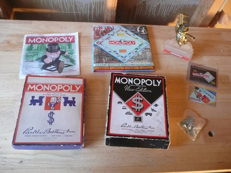 lot 27 image: Antique & Vintage Monopoly Group - 1930 Set Included - Must See Pictures