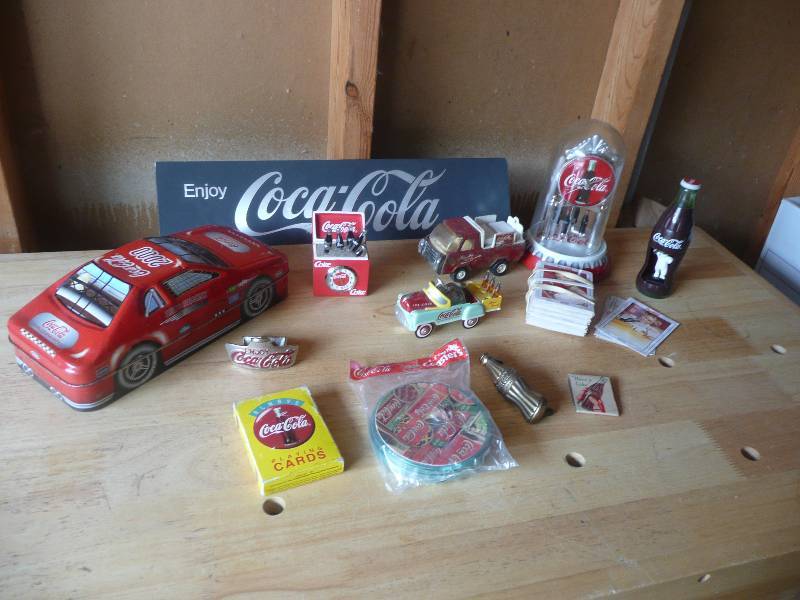 lot 35 image: Nice Vintage Coca Cola Collection - See Pictures