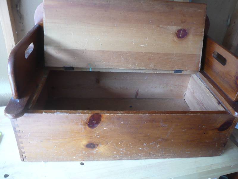 lot 37 image: Large Vintage Hand Made Kids Toy Box Bench - See Pictures